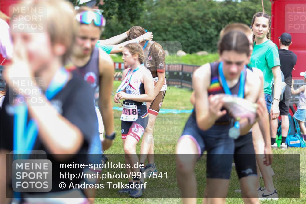 21.06.2026 - 29. Vierlanden-Triathlon Andreas Tolksdorf http://msf.ph/oto/9917541 21.06.2026 15:13:06 Ziel 1249, 1264 meine-sportfotos.de