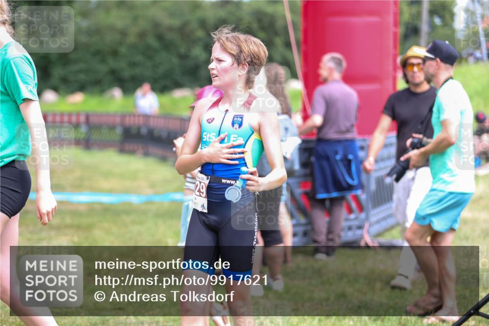 21.06.2026 - 29. Vierlanden-Triathlon Andreas Tolksdorf http://msf.ph/oto/9917621 21.06.2026 15:13:52 Ziel 1320, 1335 meine-sportfotos.de
