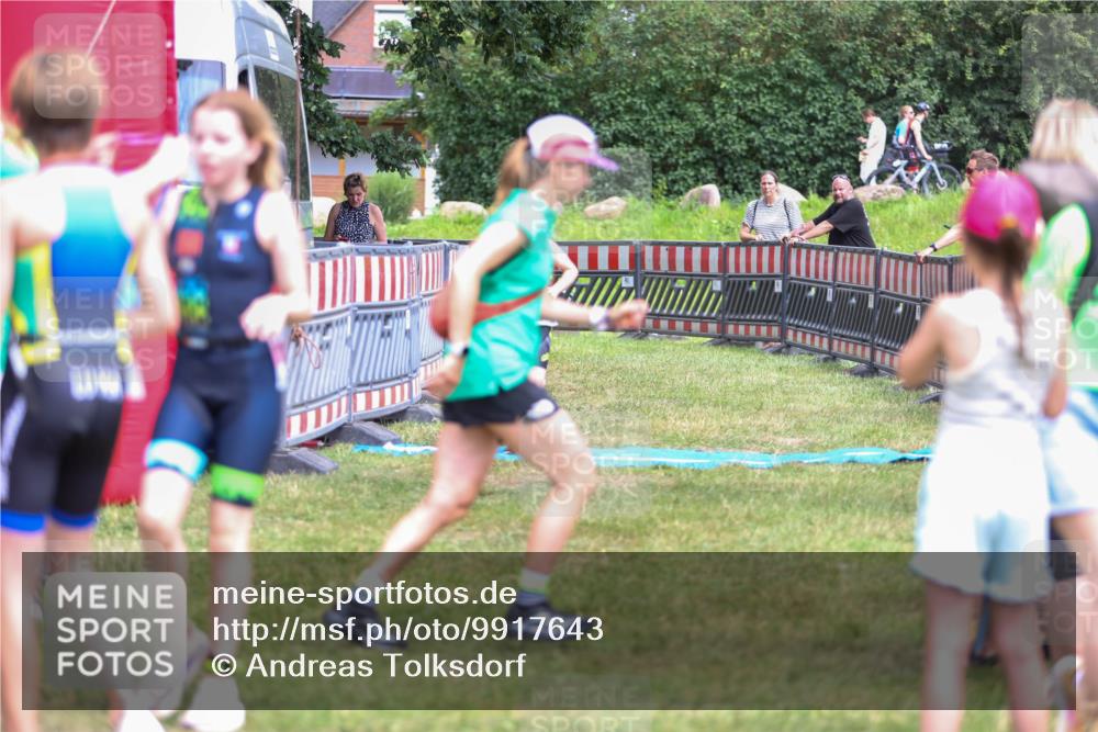 21.06.2026 - 29. Vierlanden-Triathlon Andreas Tolksdorf http://msf.ph/oto/9917643 21.06.2026 15:14:01 Ziel 1320, 1335 meine-sportfotos.de
