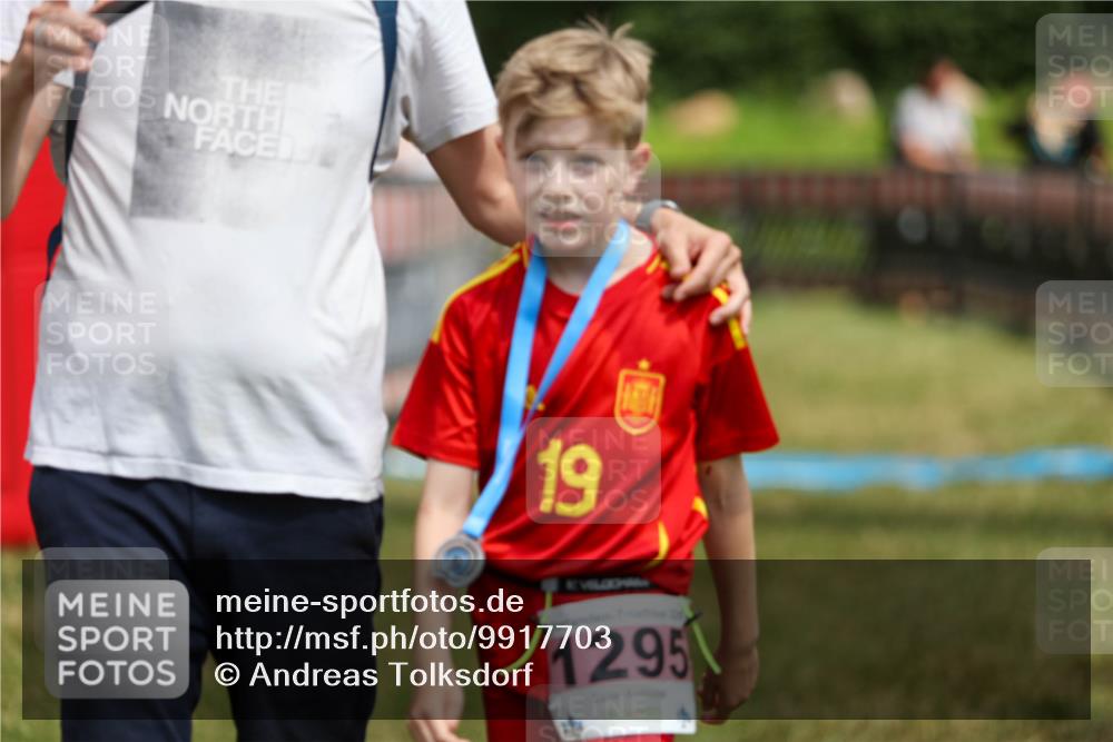 21.06.2026 - 29. Vierlanden-Triathlon Andreas Tolksdorf http://msf.ph/oto/9917703 21.06.2026 15:14:35 Ziel 1326, 1340 meine-sportfotos.de
