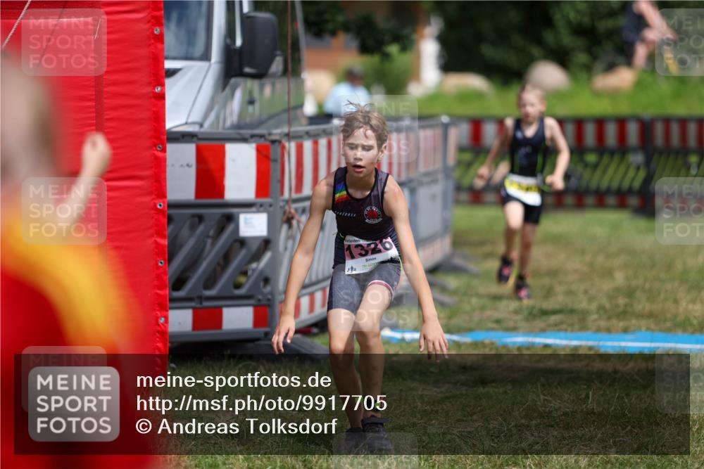 21.06.2026 - 29. Vierlanden-Triathlon Andreas Tolksdorf http://msf.ph/oto/9917705 21.06.2026 15:14:43 Ziel 1326, 1340 meine-sportfotos.de