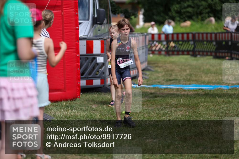 21.06.2026 - 29. Vierlanden-Triathlon Andreas Tolksdorf http://msf.ph/oto/9917726 21.06.2026 15:14:47 Ziel 1266, 1326, 1340 meine-sportfotos.de