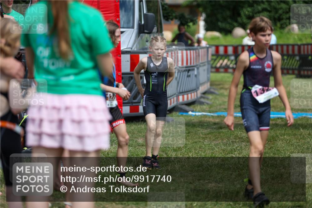 21.06.2026 - 29. Vierlanden-Triathlon Andreas Tolksdorf http://msf.ph/oto/9917740 21.06.2026 15:14:50 Ziel 1266, 1340 meine-sportfotos.de