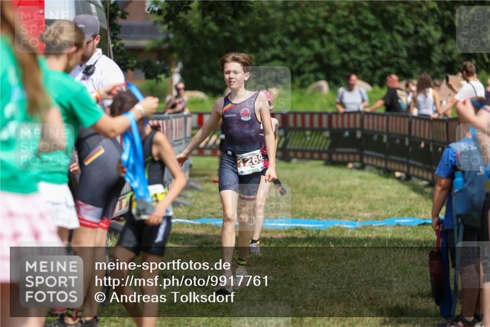 21.06.2026 - 29. Vierlanden-Triathlon Andreas Tolksdorf http://msf.ph/oto/9917761 21.06.2026 15:15:23 Ziel 1236, 1269, 1294, 1309 meine-sportfotos.de