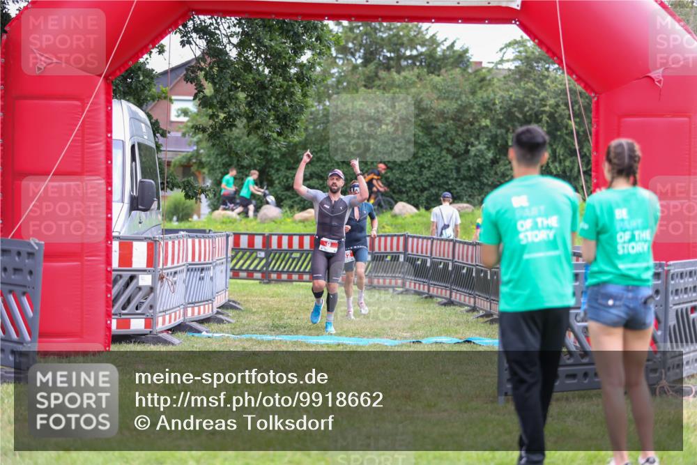 21.06.2026 - 29. Vierlanden-Triathlon Andreas Tolksdorf http://msf.ph/oto/9918662 21.06.2026 12:19:33 Ziel 9, 132 meine-sportfotos.de