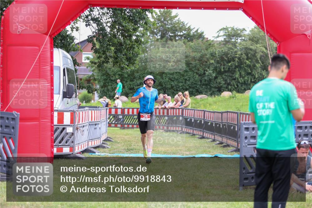 21.06.2026 - 29. Vierlanden-Triathlon Andreas Tolksdorf http://msf.ph/oto/9918843 21.06.2026 12:29:04 Ziel 31, 36 meine-sportfotos.de