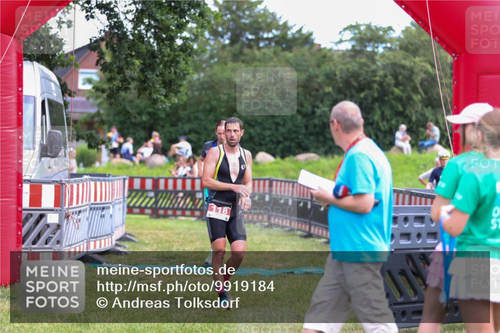 21.06.2026 - 29. Vierlanden-Triathlon Andreas Tolksdorf http://msf.ph/oto/9919184 21.06.2026 12:44:18 Ziel 118, 819 meine-sportfotos.de