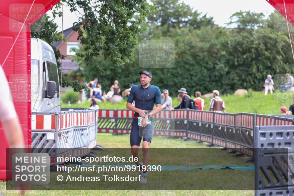 21.06.2026 - 29. Vierlanden-Triathlon Andreas Tolksdorf http://msf.ph/oto/9919390 21.06.2026 12:49:06 Ziel 175, 663, 920 meine-sportfotos.de