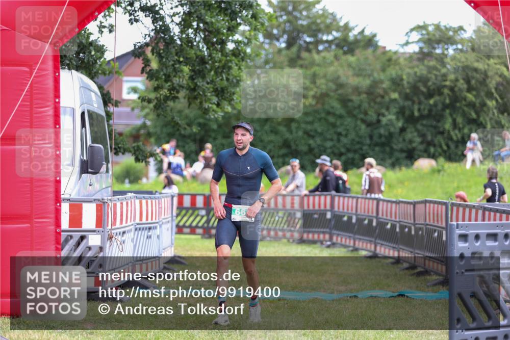 21.06.2026 - 29. Vierlanden-Triathlon Andreas Tolksdorf http://msf.ph/oto/9919400 21.06.2026 12:49:07 Ziel 175, 663, 920 meine-sportfotos.de