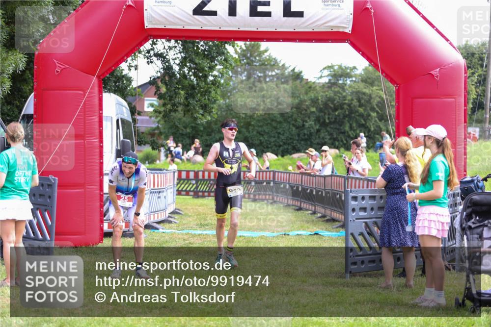 21.06.2026 - 29. Vierlanden-Triathlon Andreas Tolksdorf http://msf.ph/oto/9919474 21.06.2026 12:50:35 Ziel 84, 122, 913, 942, 955 meine-sportfotos.de