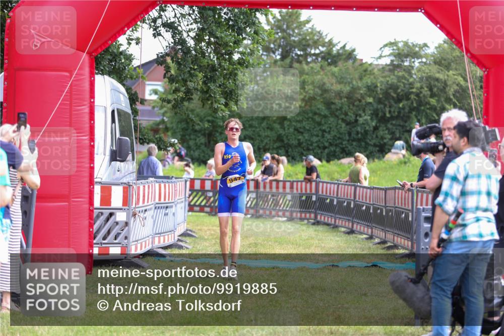 21.06.2026 - 29. Vierlanden-Triathlon Andreas Tolksdorf http://msf.ph/oto/9919885 21.06.2026 12:58:58 Ziel 196, 947 meine-sportfotos.de
