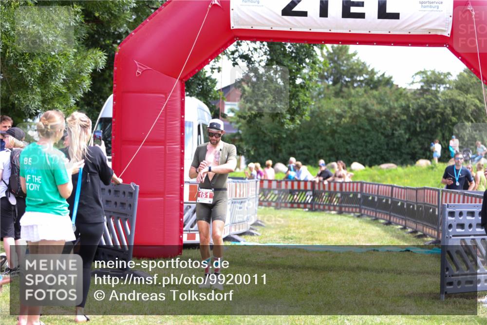 21.06.2026 - 29. Vierlanden-Triathlon Andreas Tolksdorf http://msf.ph/oto/9920011 21.06.2026 13:01:51 Ziel 161 meine-sportfotos.de