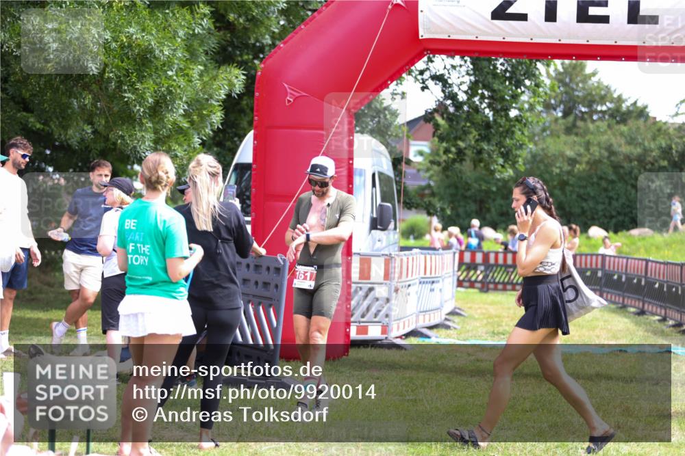 21.06.2026 - 29. Vierlanden-Triathlon Andreas Tolksdorf http://msf.ph/oto/9920014 21.06.2026 13:01:52 Ziel 161 meine-sportfotos.de