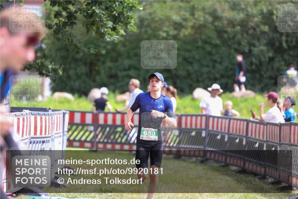 21.06.2026 - 29. Vierlanden-Triathlon Andreas Tolksdorf http://msf.ph/oto/9920181 21.06.2026 13:06:21 Ziel 642, 650 meine-sportfotos.de