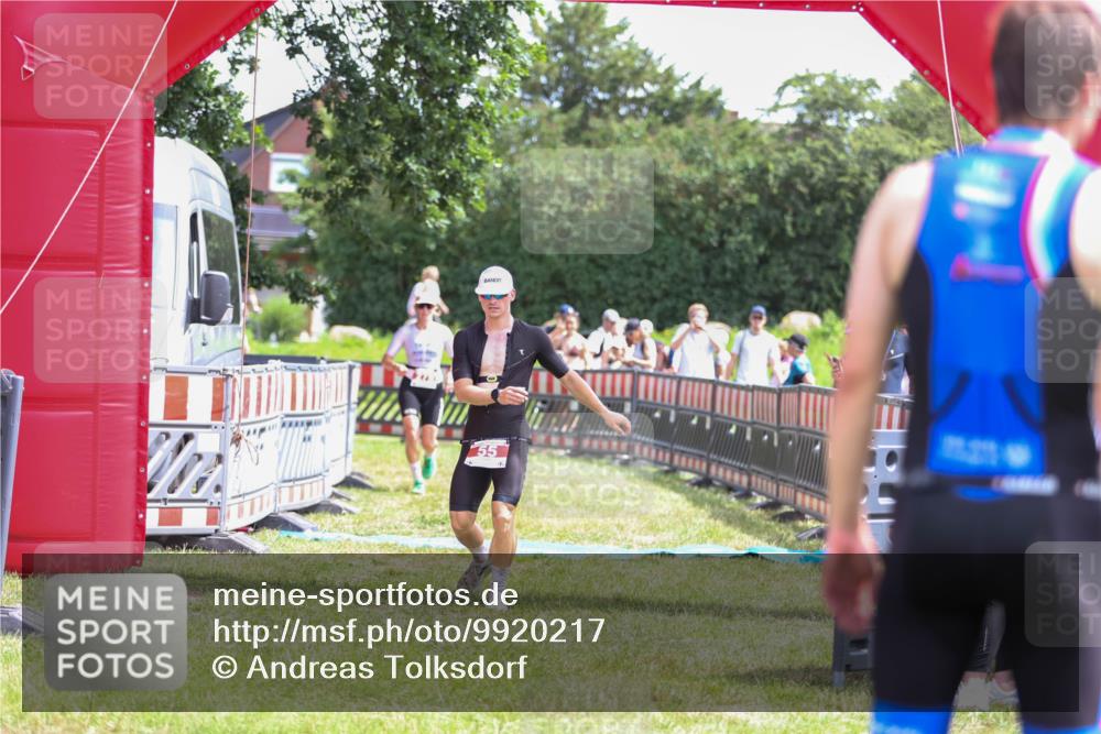 21.06.2026 - 29. Vierlanden-Triathlon Andreas Tolksdorf http://msf.ph/oto/9920217 21.06.2026 13:06:59 Ziel 55, 275 meine-sportfotos.de