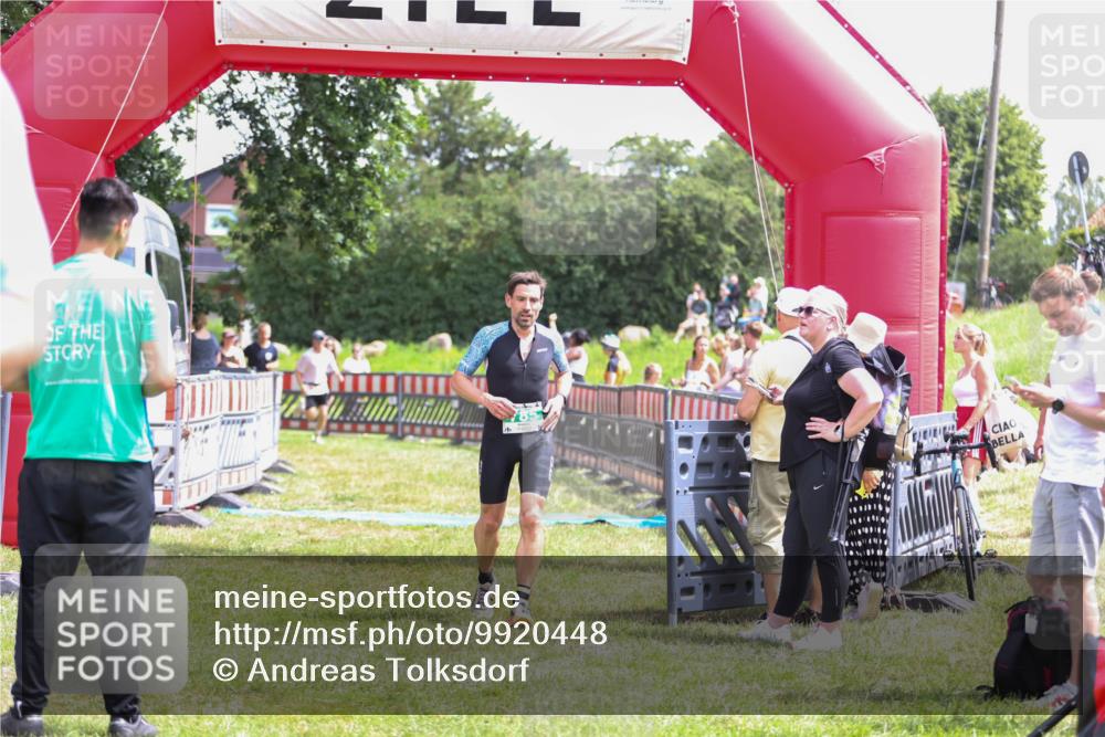 21.06.2026 - 29. Vierlanden-Triathlon Andreas Tolksdorf http://msf.ph/oto/9920448 21.06.2026 13:13:35 Ziel 290, 785 meine-sportfotos.de