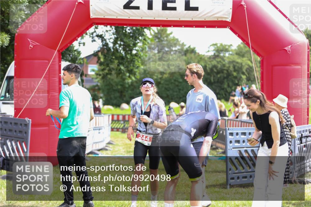 21.06.2026 - 29. Vierlanden-Triathlon Andreas Tolksdorf http://msf.ph/oto/9920498 21.06.2026 13:14:28 Ziel  meine-sportfotos.de