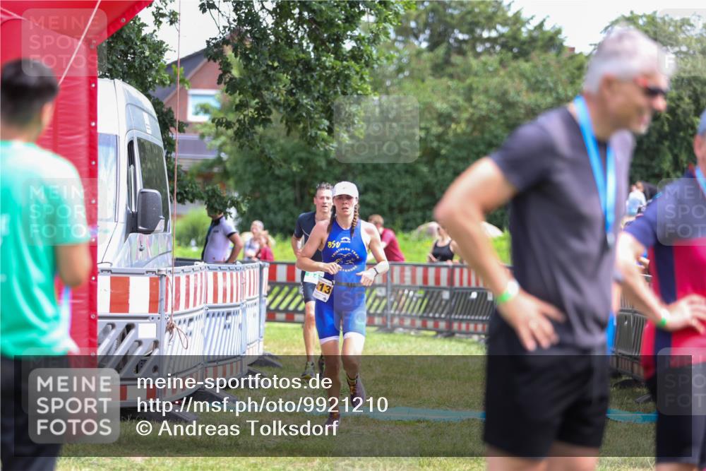 21.06.2026 - 29. Vierlanden-Triathlon Andreas Tolksdorf http://msf.ph/oto/9921210 21.06.2026 13:26:37 Ziel 817, 1013 meine-sportfotos.de