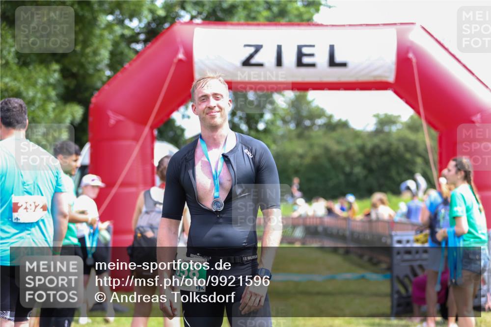 21.06.2026 - 29. Vierlanden-Triathlon Andreas Tolksdorf http://msf.ph/oto/9921596 21.06.2026 13:35:41 Ziel  meine-sportfotos.de