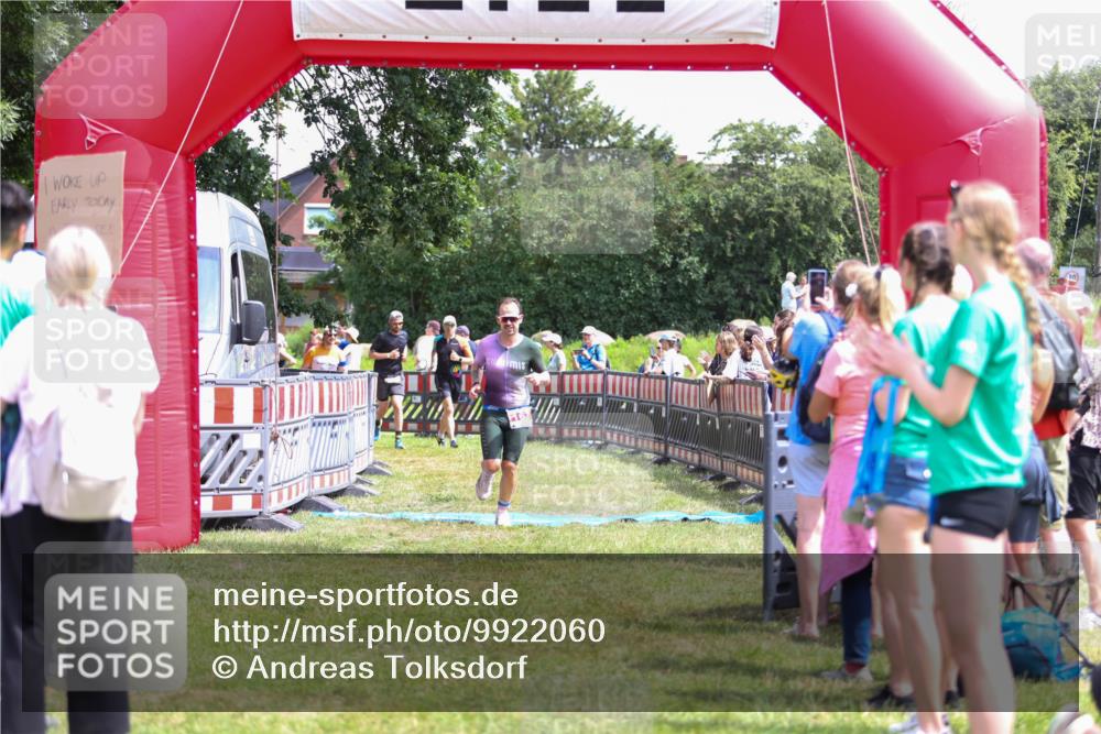 21.06.2026 - 29. Vierlanden-Triathlon Andreas Tolksdorf http://msf.ph/oto/9922060 21.06.2026 13:43:59 Ziel 113, 167, 291, 788 meine-sportfotos.de