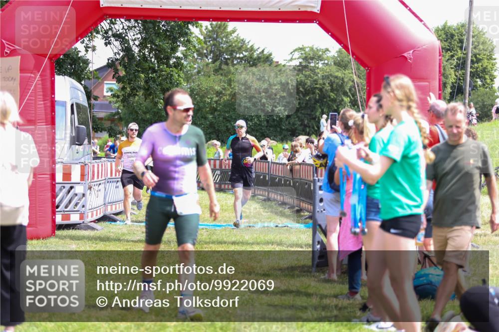 21.06.2026 - 29. Vierlanden-Triathlon Andreas Tolksdorf http://msf.ph/oto/9922069 21.06.2026 13:44:04 Ziel 113, 167, 291, 788 meine-sportfotos.de