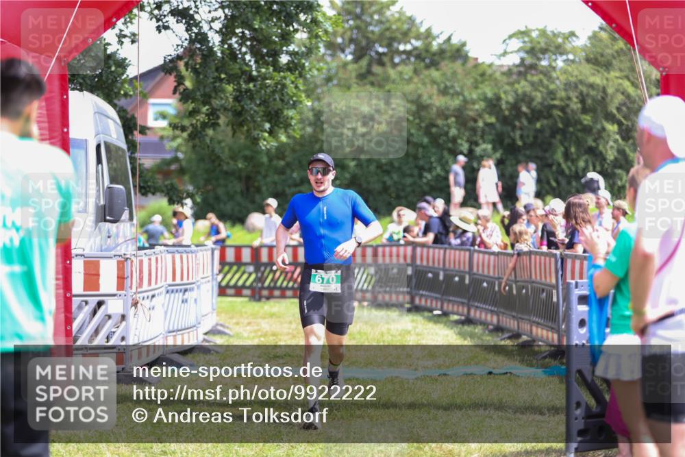 21.06.2026 - 29. Vierlanden-Triathlon Andreas Tolksdorf http://msf.ph/oto/9922222 21.06.2026 13:47:59 Ziel 87, 670 meine-sportfotos.de