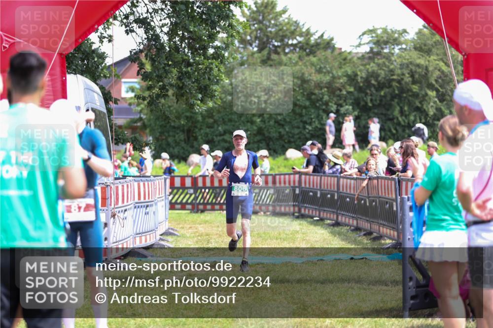 21.06.2026 - 29. Vierlanden-Triathlon Andreas Tolksdorf http://msf.ph/oto/9922234 21.06.2026 13:48:11 Ziel 64, 87, 806 meine-sportfotos.de