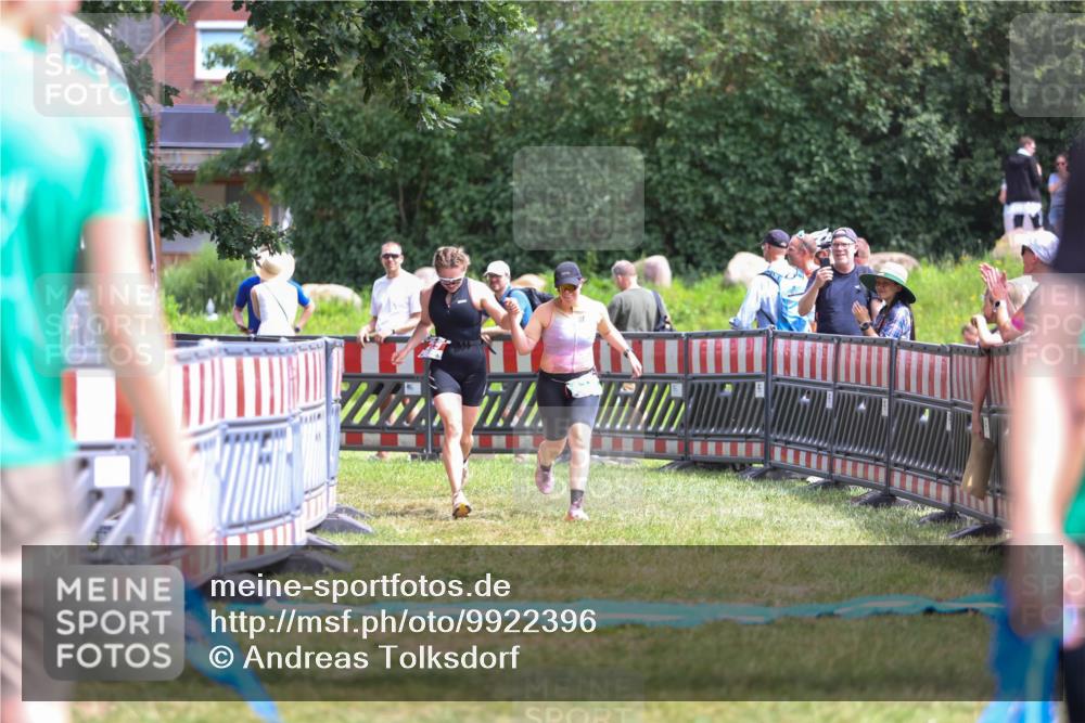 21.06.2026 - 29. Vierlanden-Triathlon Andreas Tolksdorf http://msf.ph/oto/9922396 21.06.2026 13:51:25 Ziel 229, 878 meine-sportfotos.de