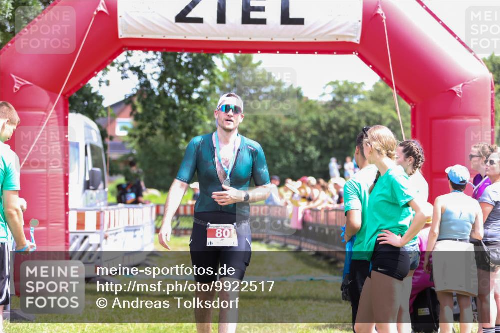 21.06.2026 - 29. Vierlanden-Triathlon Andreas Tolksdorf http://msf.ph/oto/9922517 21.06.2026 13:54:12 Ziel 871, 1048 meine-sportfotos.de