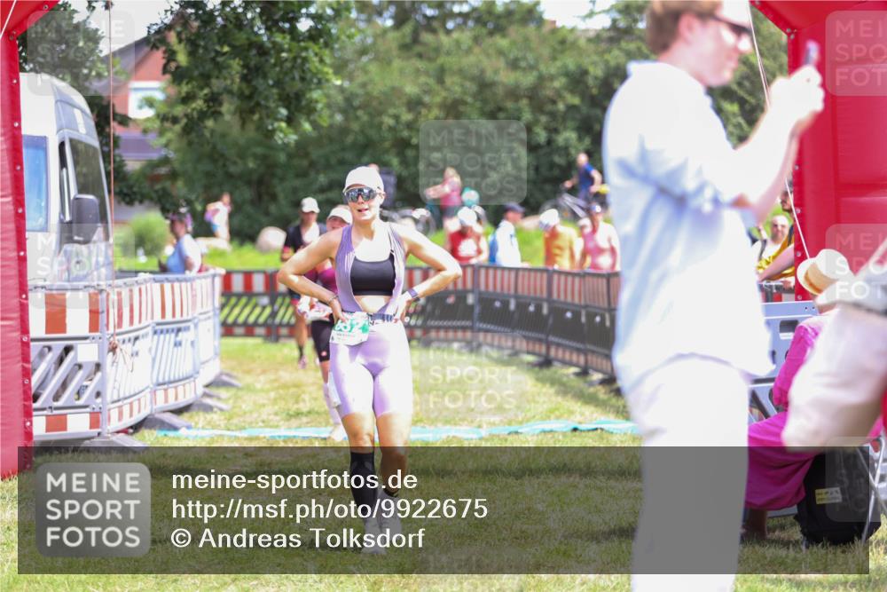 21.06.2026 - 29. Vierlanden-Triathlon Andreas Tolksdorf http://msf.ph/oto/9922675 21.06.2026 14:00:17 Ziel 223, 832, 883, 1091 meine-sportfotos.de