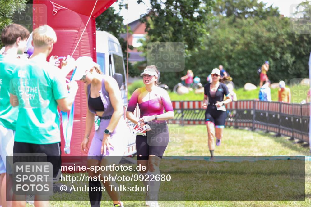 21.06.2026 - 29. Vierlanden-Triathlon Andreas Tolksdorf http://msf.ph/oto/9922680 21.06.2026 14:00:20 Ziel 223, 883, 1091 meine-sportfotos.de