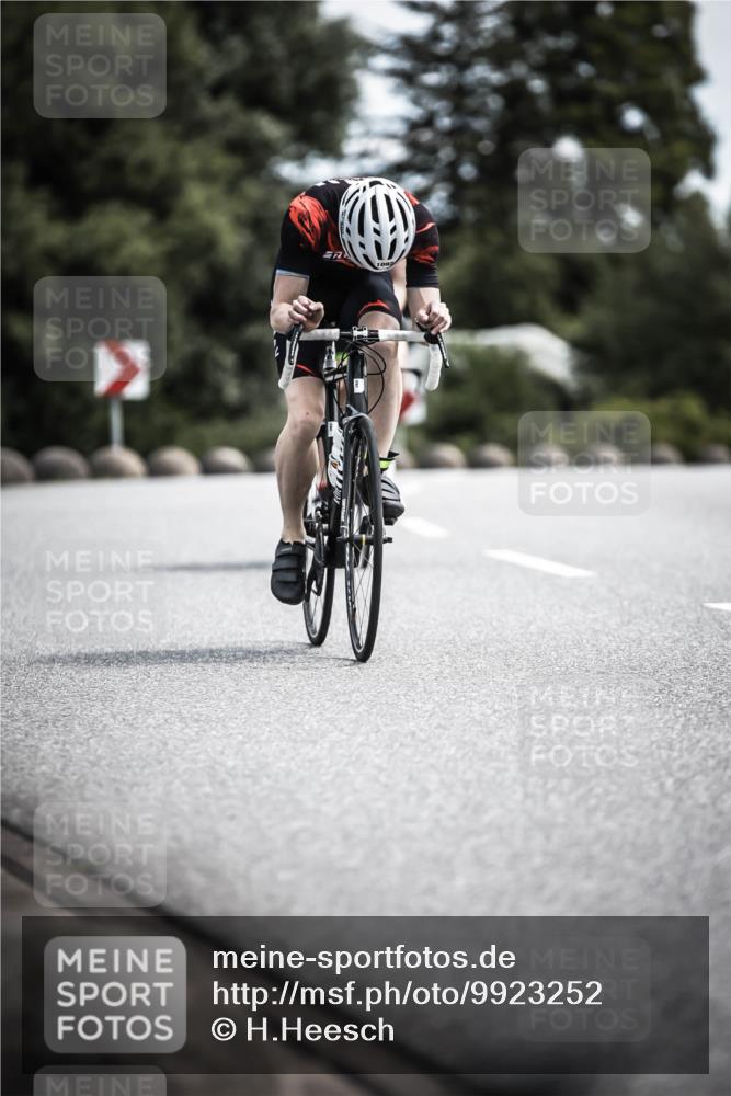 21.06.2026 - 29. Vierlanden-Triathlon H.Heesch http://msf.ph/oto/9923252 21.06.2026 13:03:56 Radfahren 1093 meine-sportfotos.de