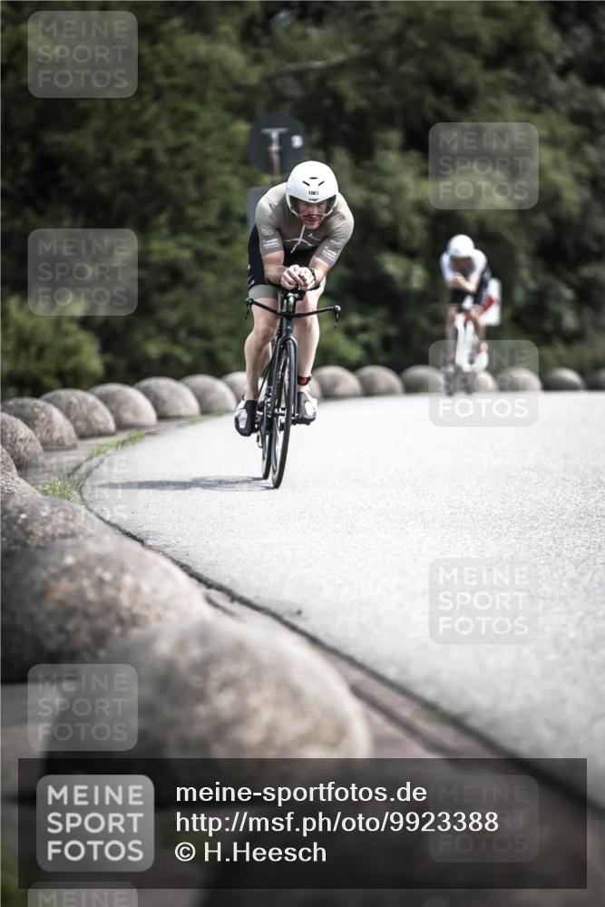 21.06.2026 - 29. Vierlanden-Triathlon H.Heesch http://msf.ph/oto/9923388 21.06.2026 13:05:05 Radfahren 1061 meine-sportfotos.de
