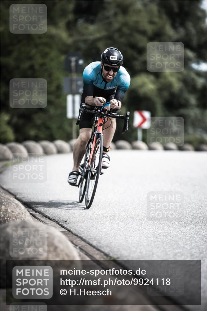 21.06.2026 - 29. Vierlanden-Triathlon H.Heesch http://msf.ph/oto/9924118 21.06.2026 13:06:04 Radfahren 1050 meine-sportfotos.de
