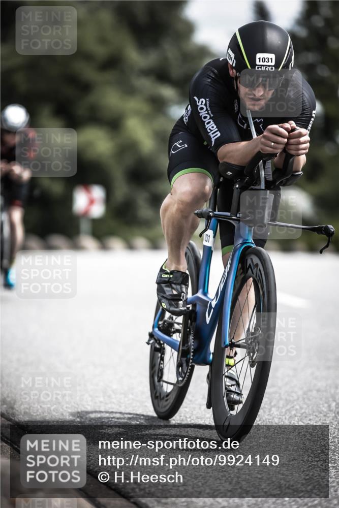 21.06.2026 - 29. Vierlanden-Triathlon H.Heesch http://msf.ph/oto/9924149 21.06.2026 13:06:30 Radfahren 1031 meine-sportfotos.de