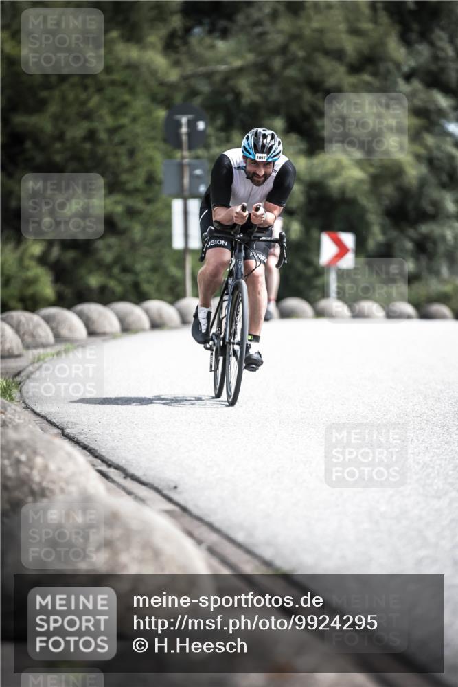 21.06.2026 - 29. Vierlanden-Triathlon H.Heesch http://msf.ph/oto/9924295 21.06.2026 13:08:11 Radfahren 1057 meine-sportfotos.de