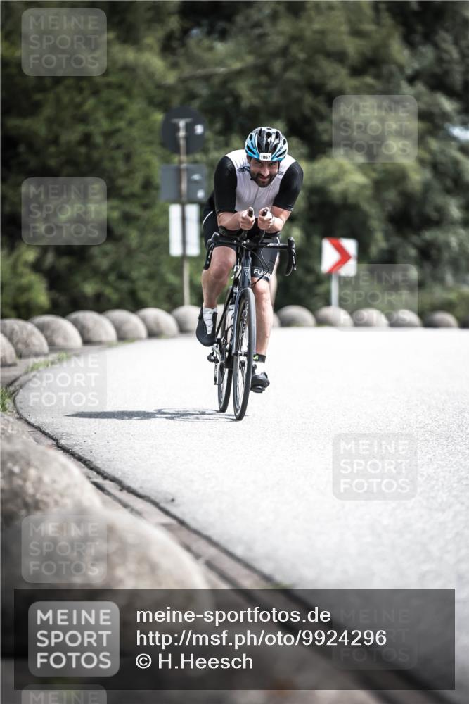21.06.2026 - 29. Vierlanden-Triathlon H.Heesch http://msf.ph/oto/9924296 21.06.2026 13:08:12 Radfahren 1057 meine-sportfotos.de