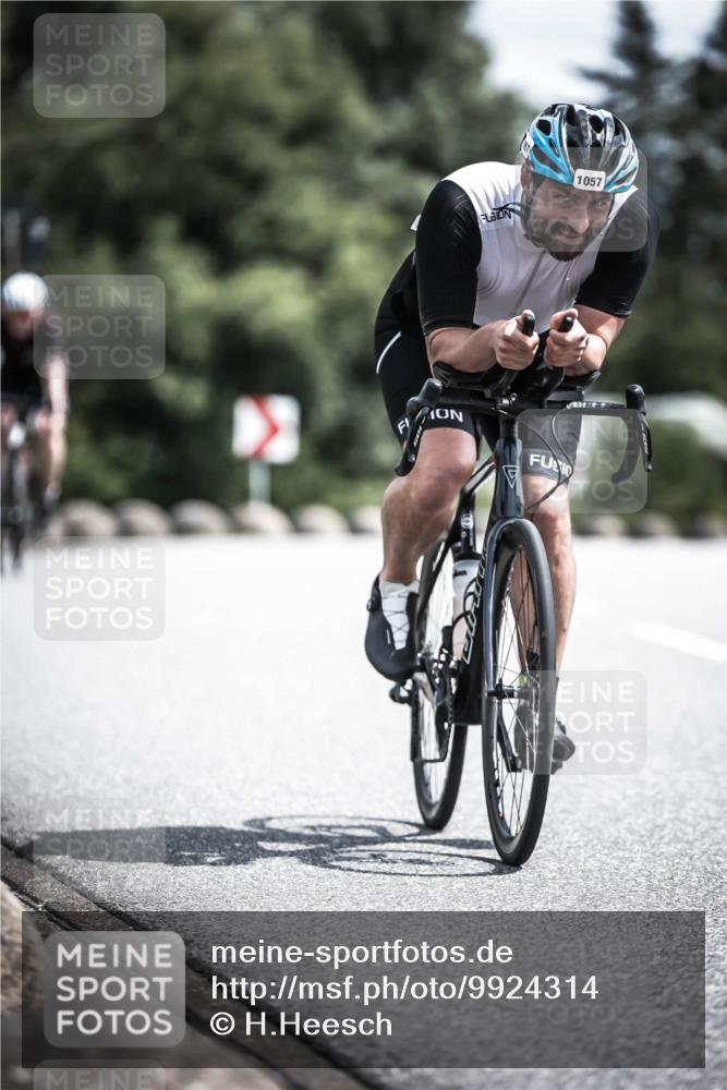 21.06.2026 - 29. Vierlanden-Triathlon H.Heesch http://msf.ph/oto/9924314 21.06.2026 13:08:12 Radfahren 1057 meine-sportfotos.de