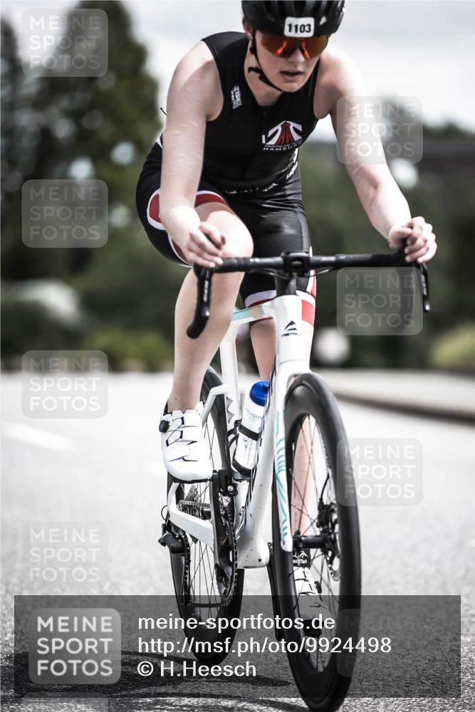 21.06.2026 - 29. Vierlanden-Triathlon H.Heesch http://msf.ph/oto/9924498 21.06.2026 13:15:12 Radfahren 1103 meine-sportfotos.de