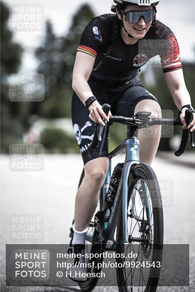 21.06.2026 - 29. Vierlanden-Triathlon H.Heesch http://msf.ph/oto/9924543 21.06.2026 13:15:31 Radfahren 1111 meine-sportfotos.de
