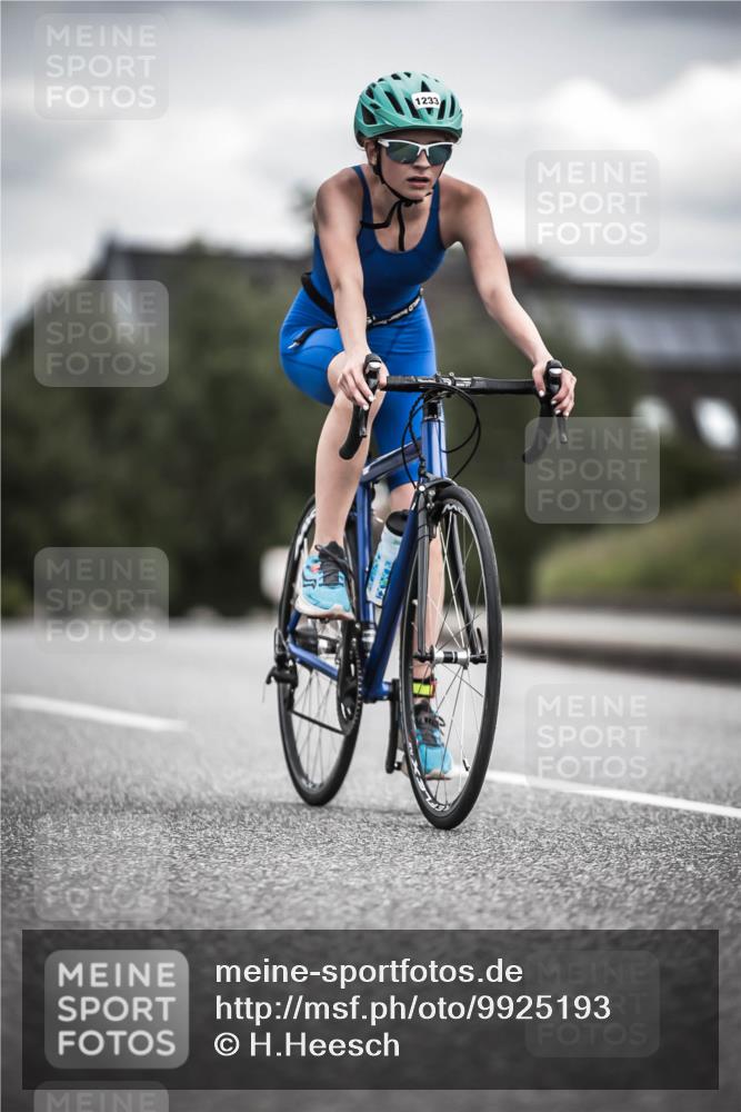 21.06.2026 - 29. Vierlanden-Triathlon H.Heesch http://msf.ph/oto/9925193 21.06.2026 14:42:53 Radfahren 1233 meine-sportfotos.de