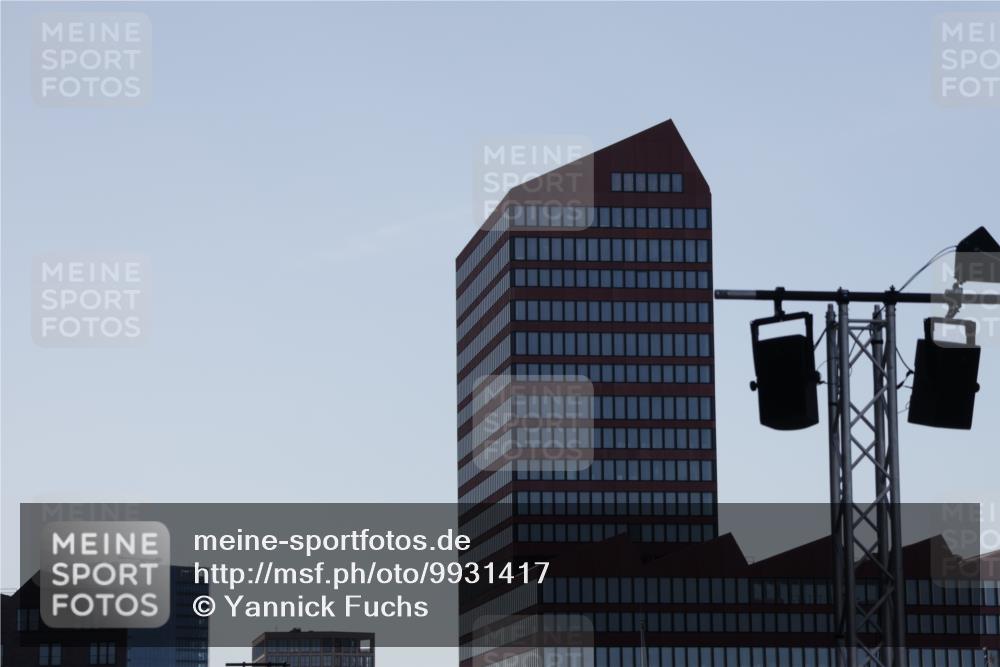 09.08.2026 - GEWOBA Citytriathlon Bremen Yannick Fuchs http://msf.ph/oto/9931417 09.08.2026 09:50:54 Schwimmen  meine-sportfotos.de