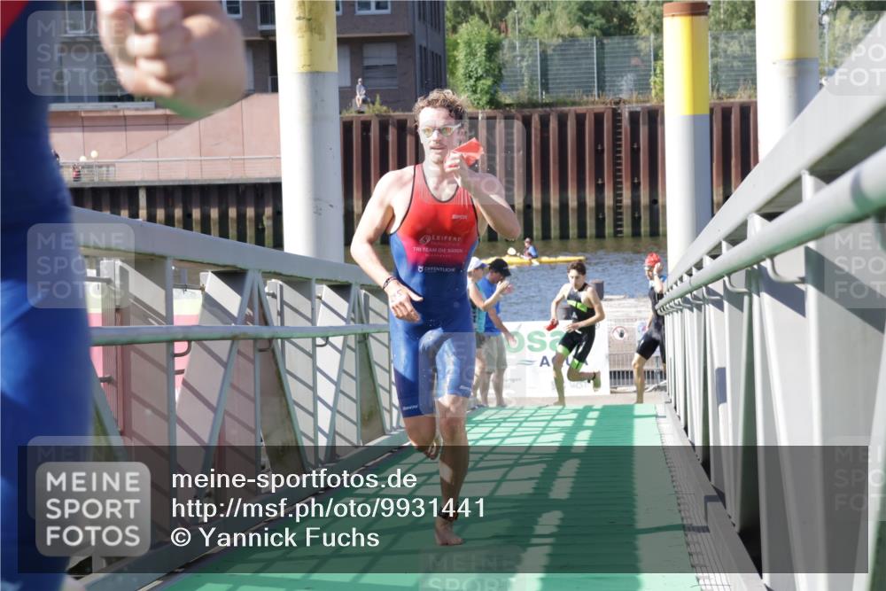 09.08.2026 - GEWOBA Citytriathlon Bremen Yannick Fuchs http://msf.ph/oto/9931441 09.08.2026 10:09:43 Schwimmen 285, 306 meine-sportfotos.de