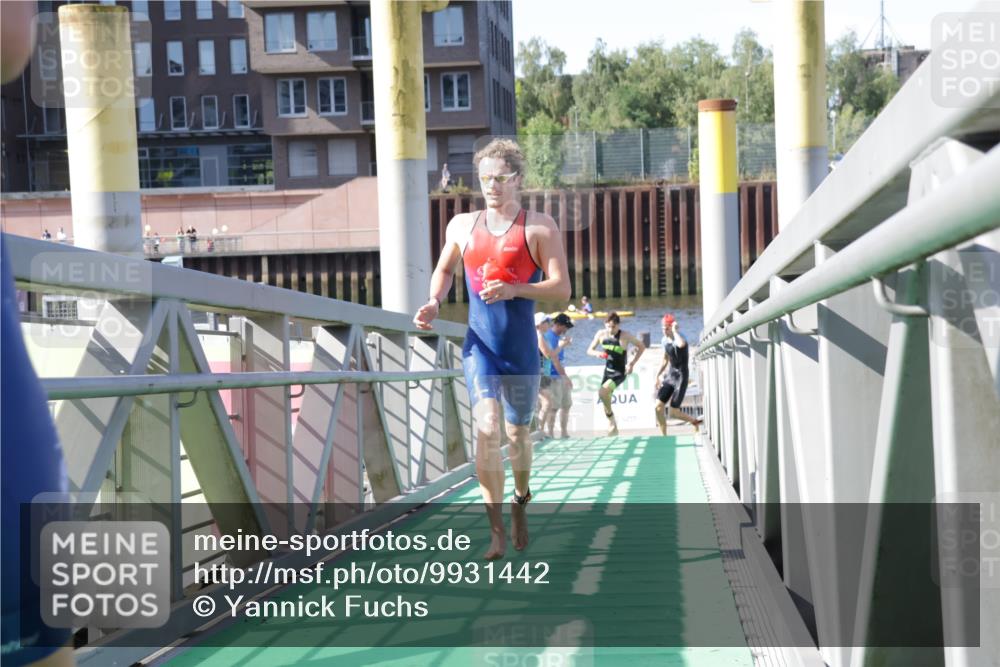 09.08.2026 - GEWOBA Citytriathlon Bremen Yannick Fuchs http://msf.ph/oto/9931442 09.08.2026 10:09:43 Schwimmen 285, 306 meine-sportfotos.de