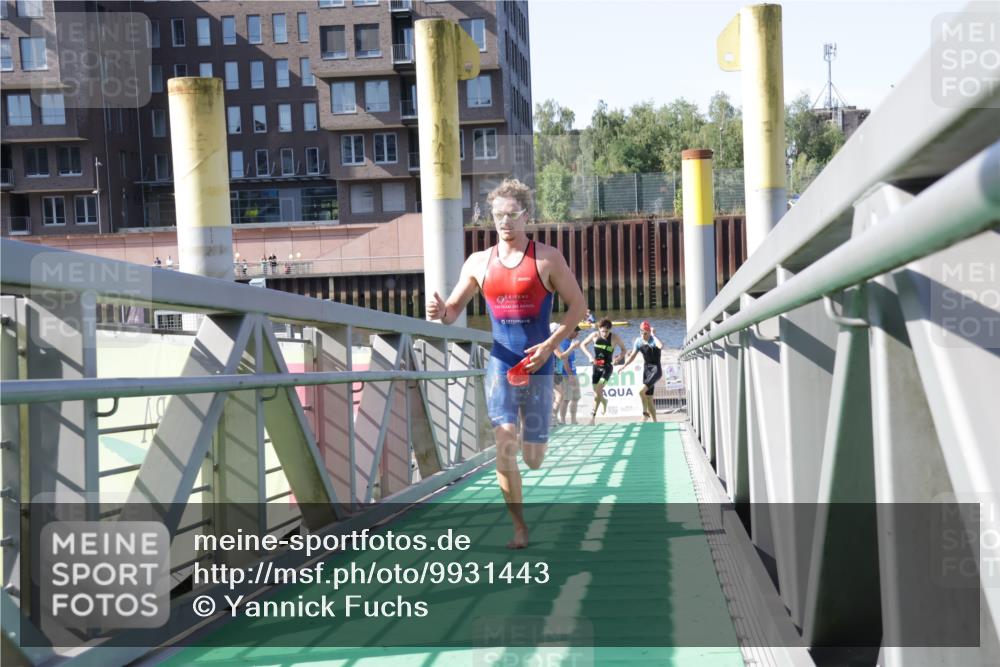 09.08.2026 - GEWOBA Citytriathlon Bremen Yannick Fuchs http://msf.ph/oto/9931443 09.08.2026 10:09:43 Schwimmen 285, 306 meine-sportfotos.de
