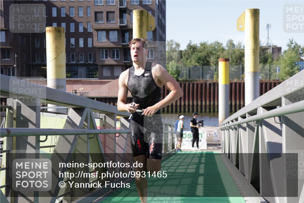 09.08.2026 - GEWOBA Citytriathlon Bremen Yannick Fuchs http://msf.ph/oto/9931465 09.08.2026 10:10:07 Schwimmen 302 meine-sportfotos.de