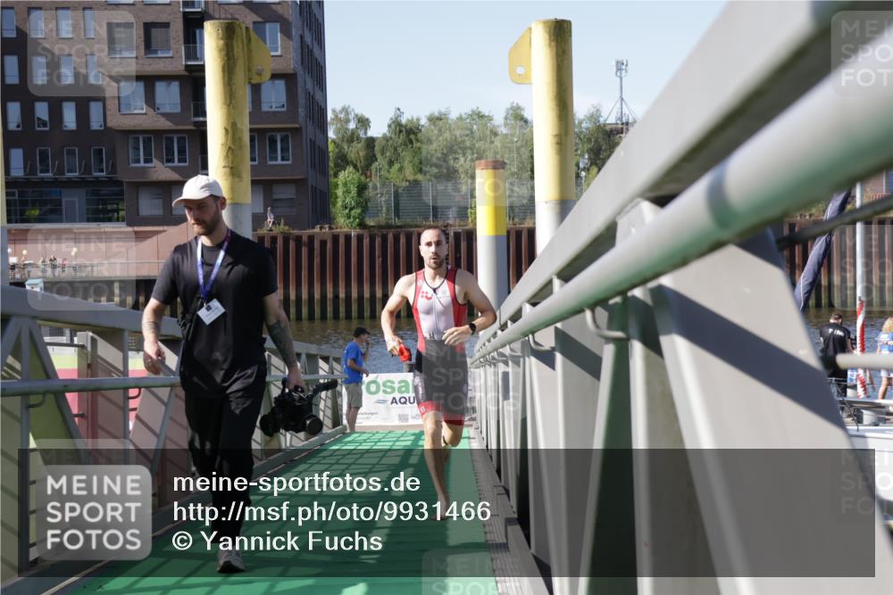 09.08.2026 - GEWOBA Citytriathlon Bremen Yannick Fuchs http://msf.ph/oto/9931466 09.08.2026 10:11:34 Schwimmen 326 meine-sportfotos.de