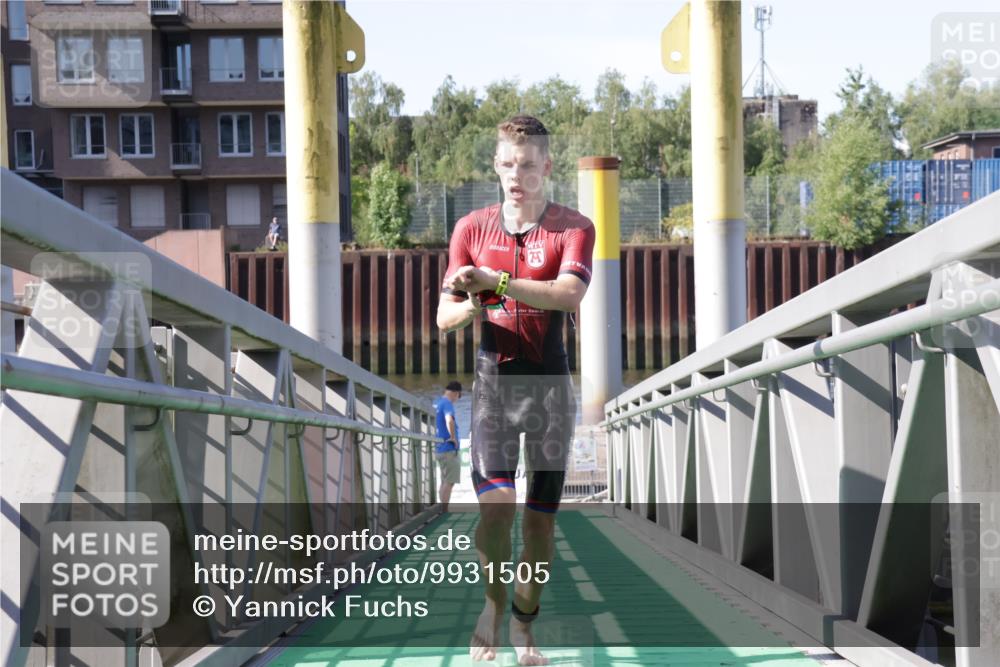 09.08.2026 - GEWOBA Citytriathlon Bremen Yannick Fuchs http://msf.ph/oto/9931505 09.08.2026 10:12:31 Schwimmen 287, 349 meine-sportfotos.de