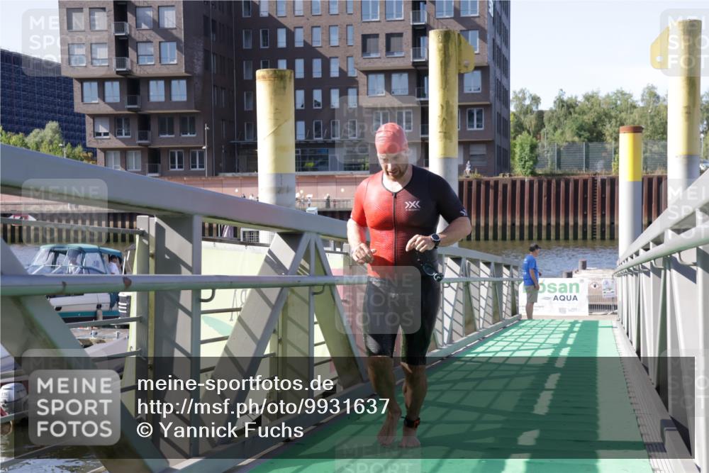 09.08.2026 - GEWOBA Citytriathlon Bremen Yannick Fuchs http://msf.ph/oto/9931637 09.08.2026 10:15:06 Schwimmen 345, 372 meine-sportfotos.de