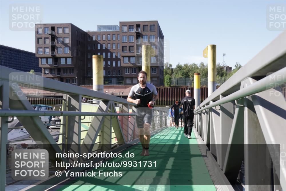 09.08.2026 - GEWOBA Citytriathlon Bremen Yannick Fuchs http://msf.ph/oto/9931731 09.08.2026 10:16:22 Schwimmen 300, 321, 375 meine-sportfotos.de